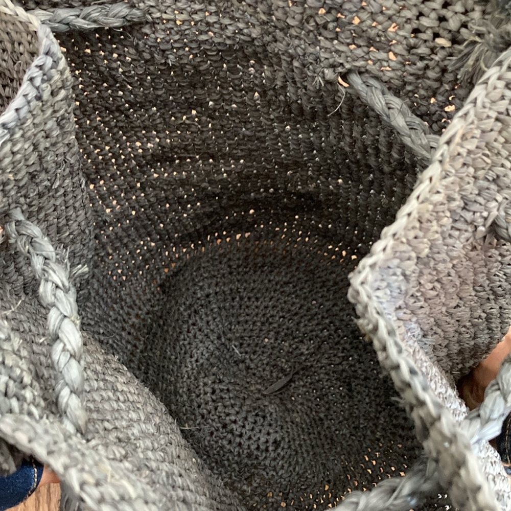 Gray Straw Bag With Straw Draw-String - image 5